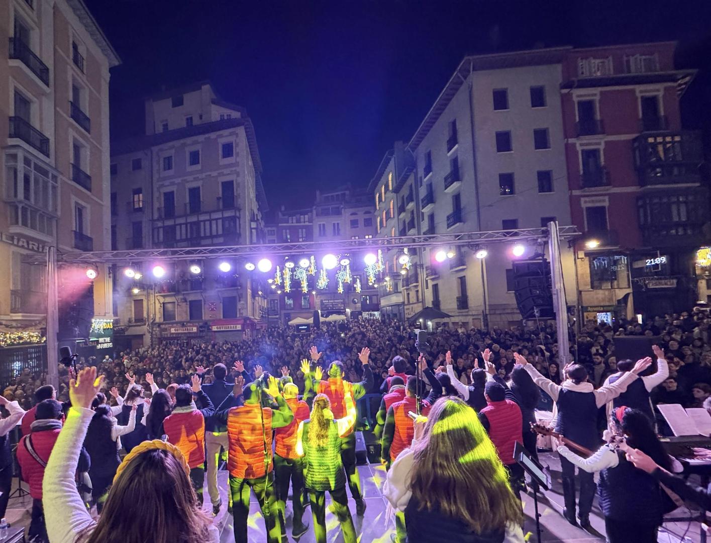 Actuación del Coro 'Cada Día en Su Presencia' del año pasado en la Plaza Consistorial