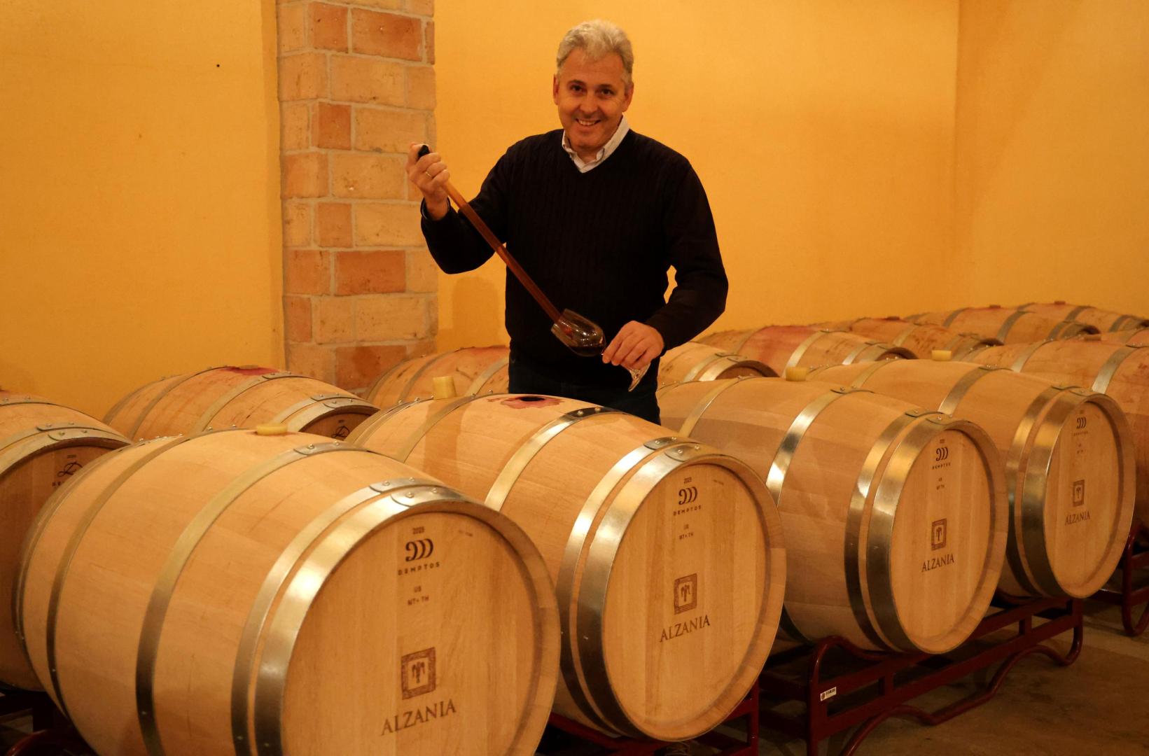 Jose Manuel Echeverriam presuden Bodegas y viñedos Alzania