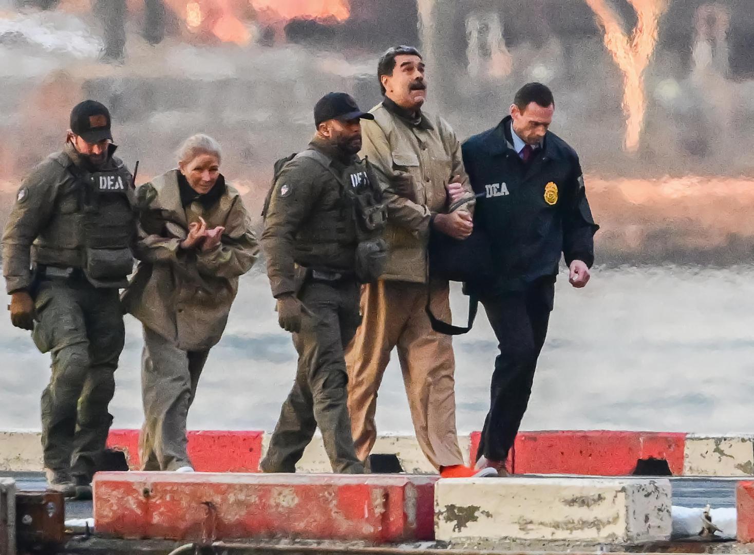 Nicolas Maduro y su esposa Cilia Flores antes de subir al helicóptero para llevarlos al juzgado de Nueva York