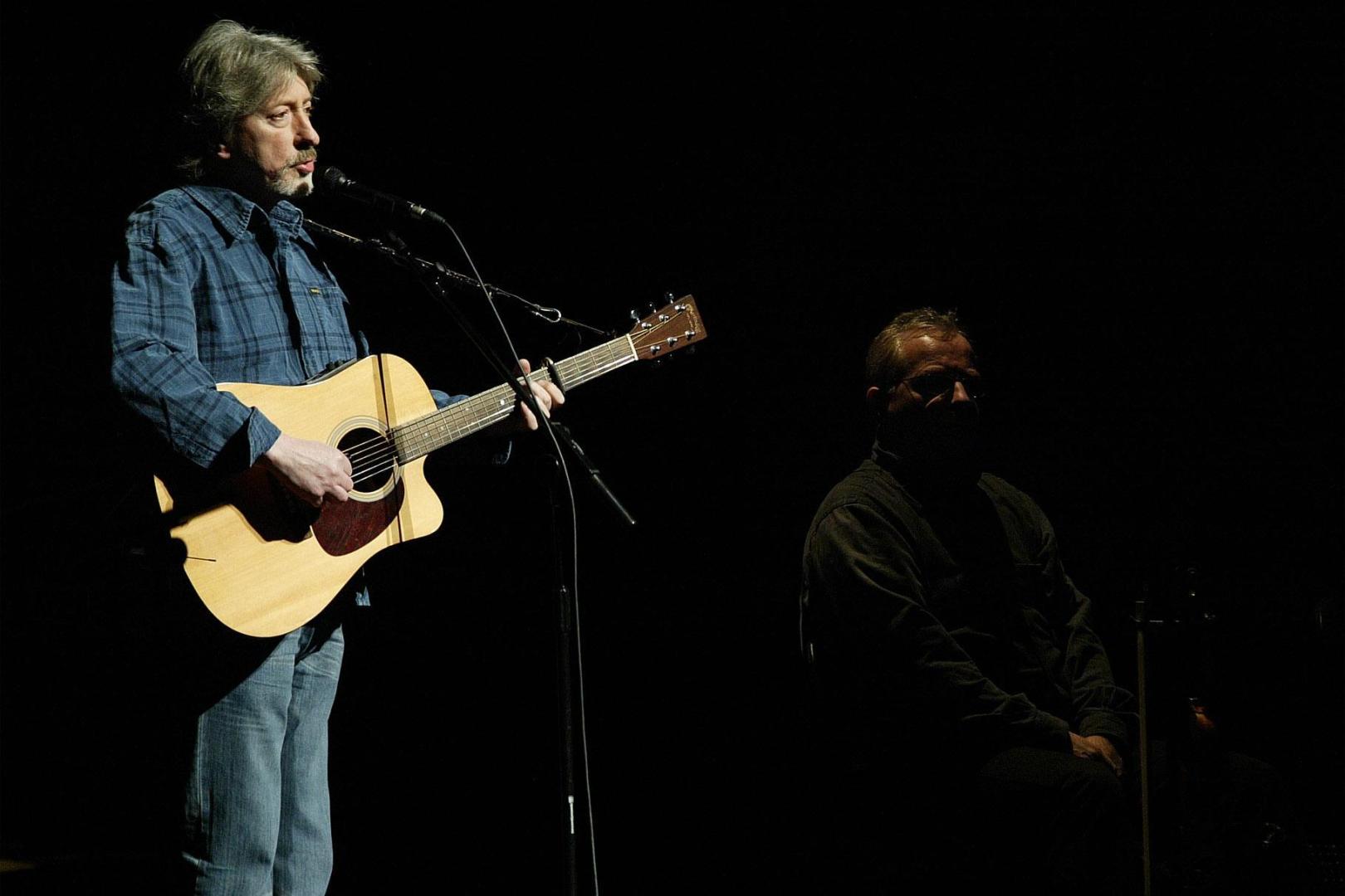 Benito Lertxundi, durante su actuación en Baluarte el 4 de enero de 2005