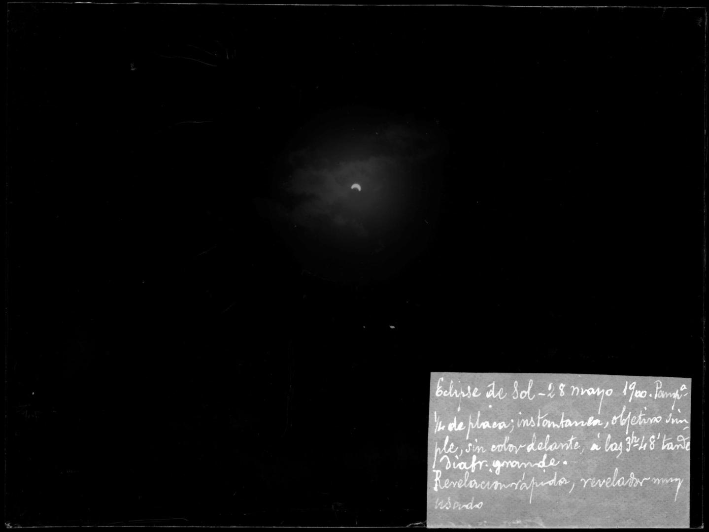 Fotografía tomada en Pamplona durante el último eclipse total de Sol, en 1905