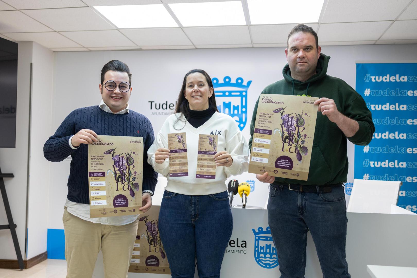 De izda. a dcha.: Mauro Milagro, Irune García, y José Aguado