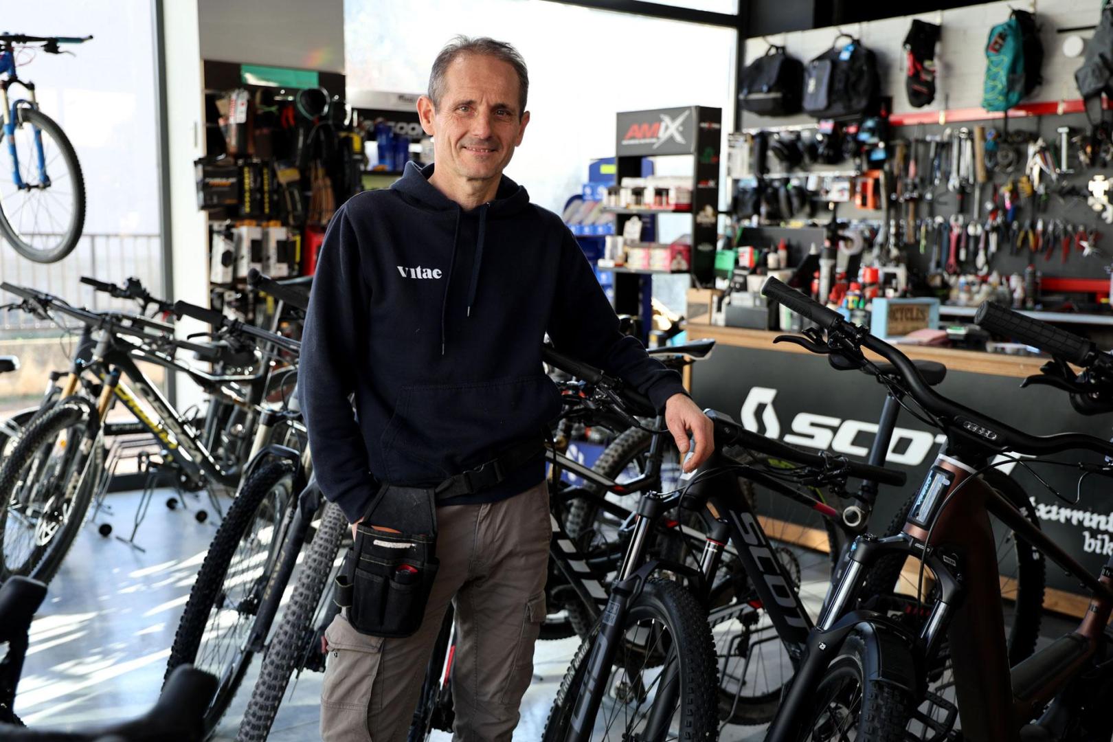 Aitor Martinena Jiménez, de Txirrinta Bikes
