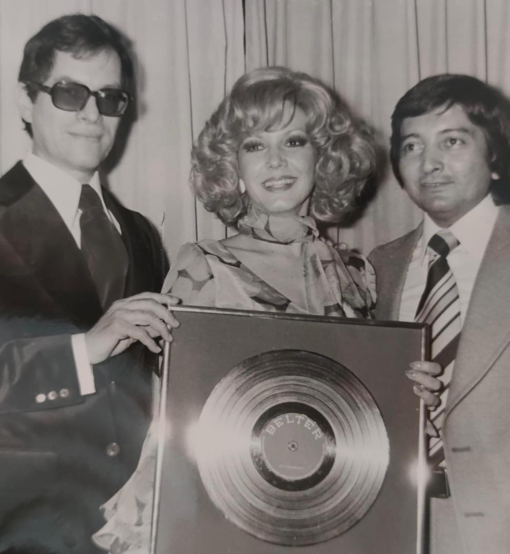 El grupo 'Los 3 sudamericanos', con Alma María Vaesken en el centro.