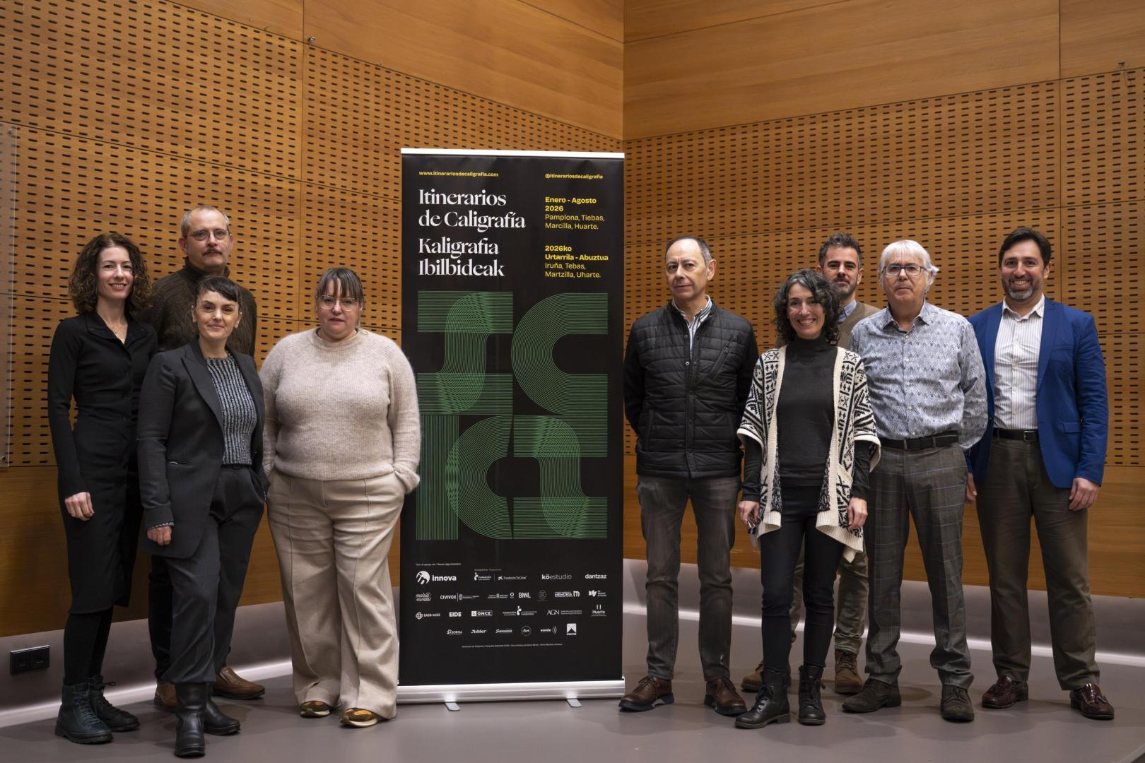 Organizadores, colaboradores y algunos ponentes de los Itinerarios de Caligrafía en la presentación que tuvo lugar en Civican