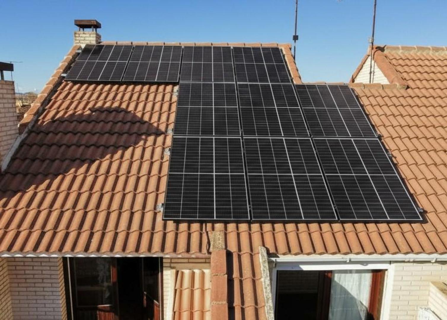 Instalación solar sobre una vivienda