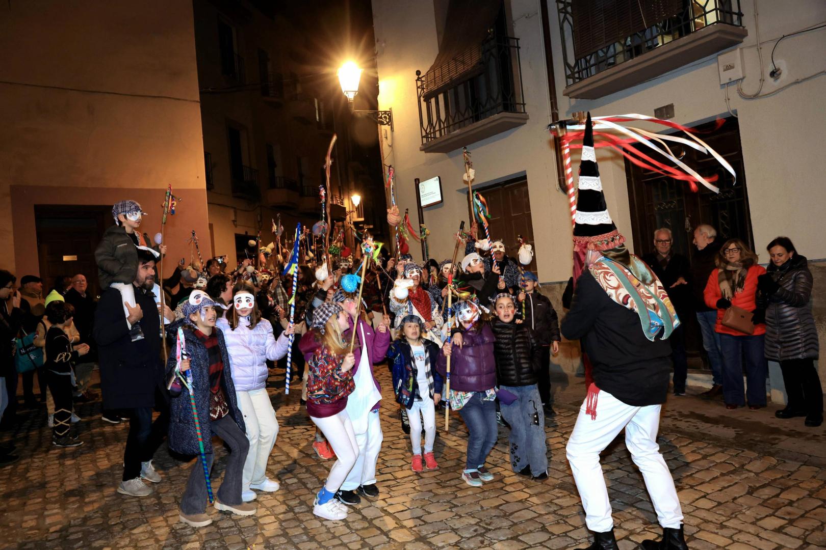 Instante del desfile de Zipoteros que abrió este viernes el Carnaval de Tudela