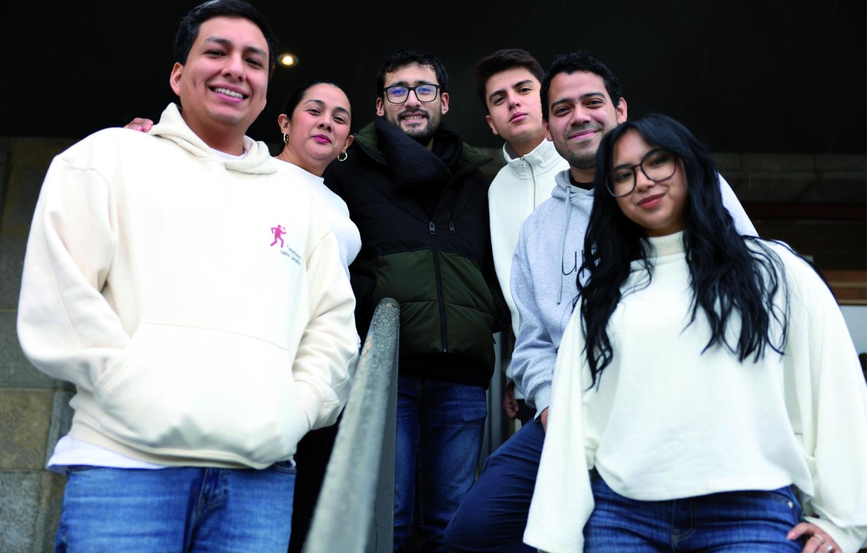 Estudiantes internacionales de Máster ERP: Kevin Díaz (Perú), Eliana Anibal (Colombia), Manuel Chávez (Bolivia), Michael Galvez (Colombia), Miguel Paredes (México), y Solange Aspiazu (Ecuador).