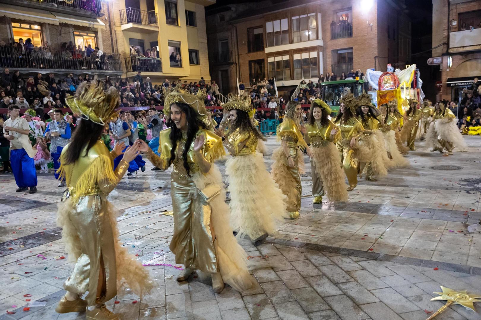 Imagen del grupo 'Por la mañana sale el sol, y por la noche salgo yo', ganador de la categoría Carrozas del Carnaval de Villafranca