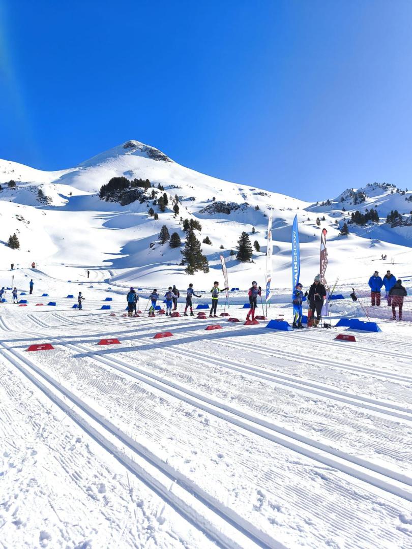 Las pistas de La Contienda, con la cumbre del Arlas como referencia, acogieron el campeonato en un soleadao fin de semana