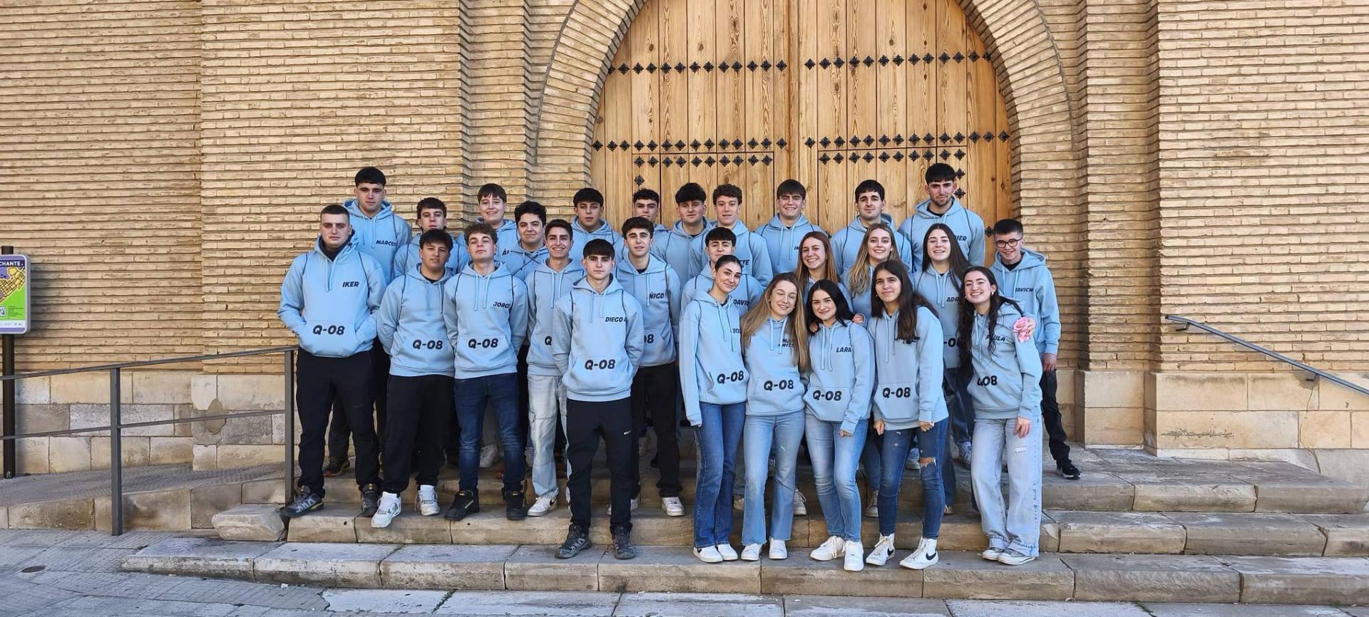 Imagen de los quintos de 2008 participantes en los actos de celebración desarrollados en Murchante