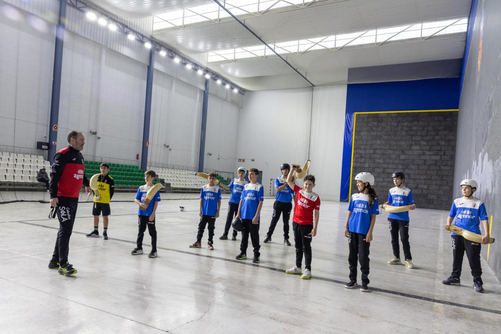 Imagen de un entrenamiento del Jai Alai en el frontón de Cabanillas