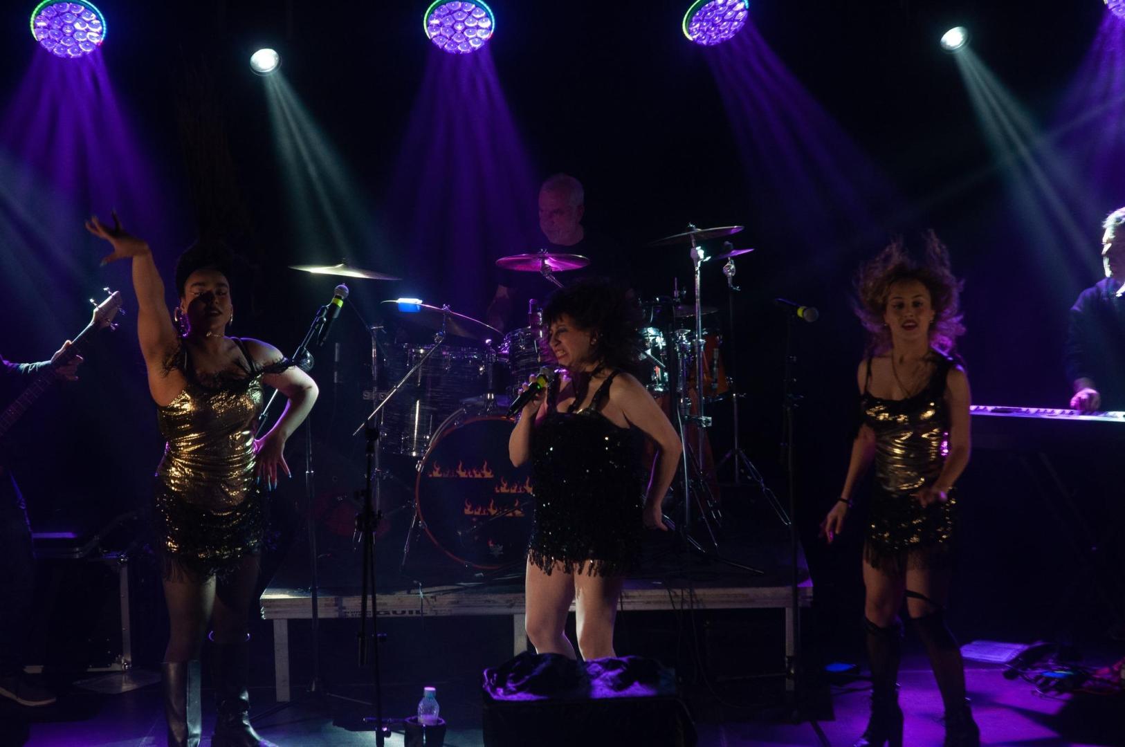 Imagen de un concierto de Tina Golden Fire, tributo a Tina Turner
