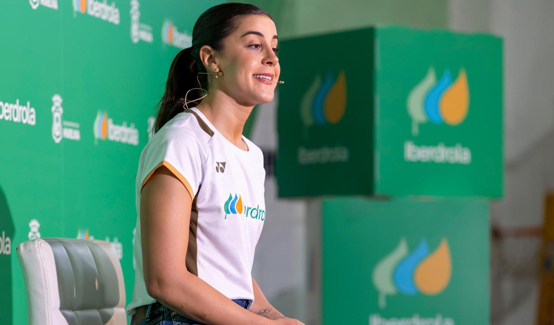 Carolina Marín, campeona olímpica de bádminton en Rio de Janeiro 2026, tres veces campeona del mundo y en siete ocasiones de Europa, recibe este martes en Huelva, su ciudad natal, un homenaje en el que comparece ante los medios por primera vez tras anunciar a través de las redes sociales su retirada