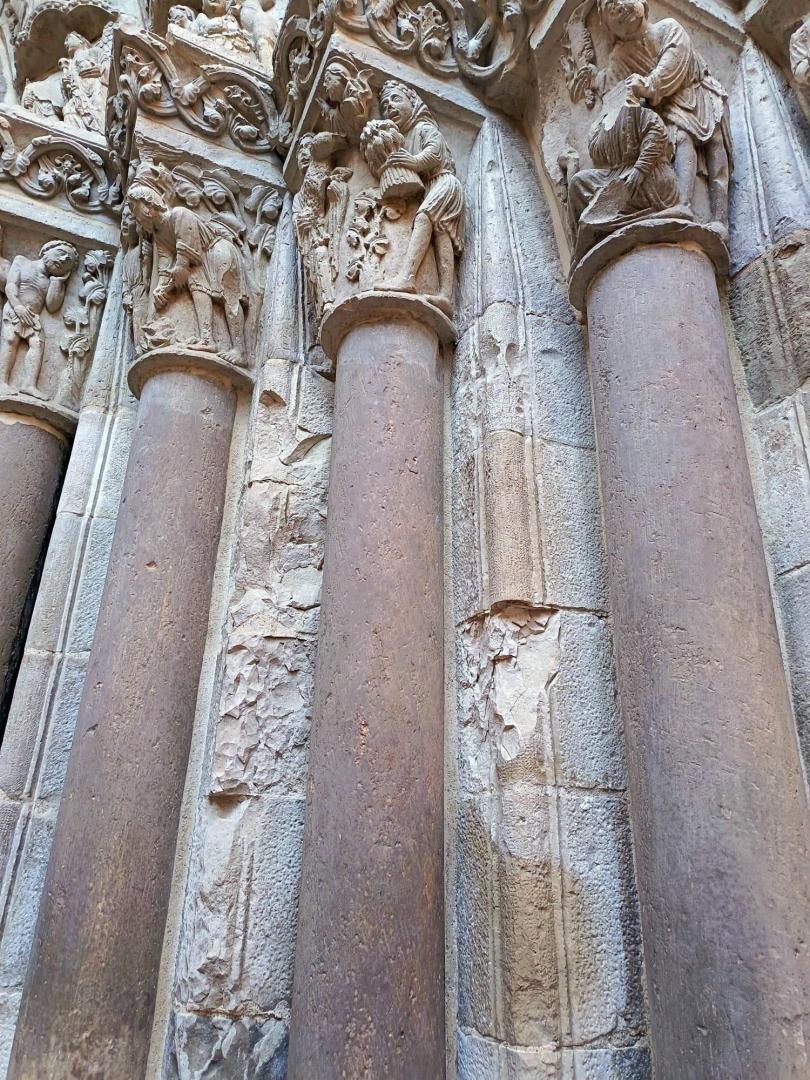 A: DIEGO CARASUSAN F: 10/04/2026 P: L: TUDELA T: DESPRENDIMIENTO DE PARTE DE SILLARES EN LA PUERTA DEL JUICIO DE LA CATEDRAL DE TUDELA