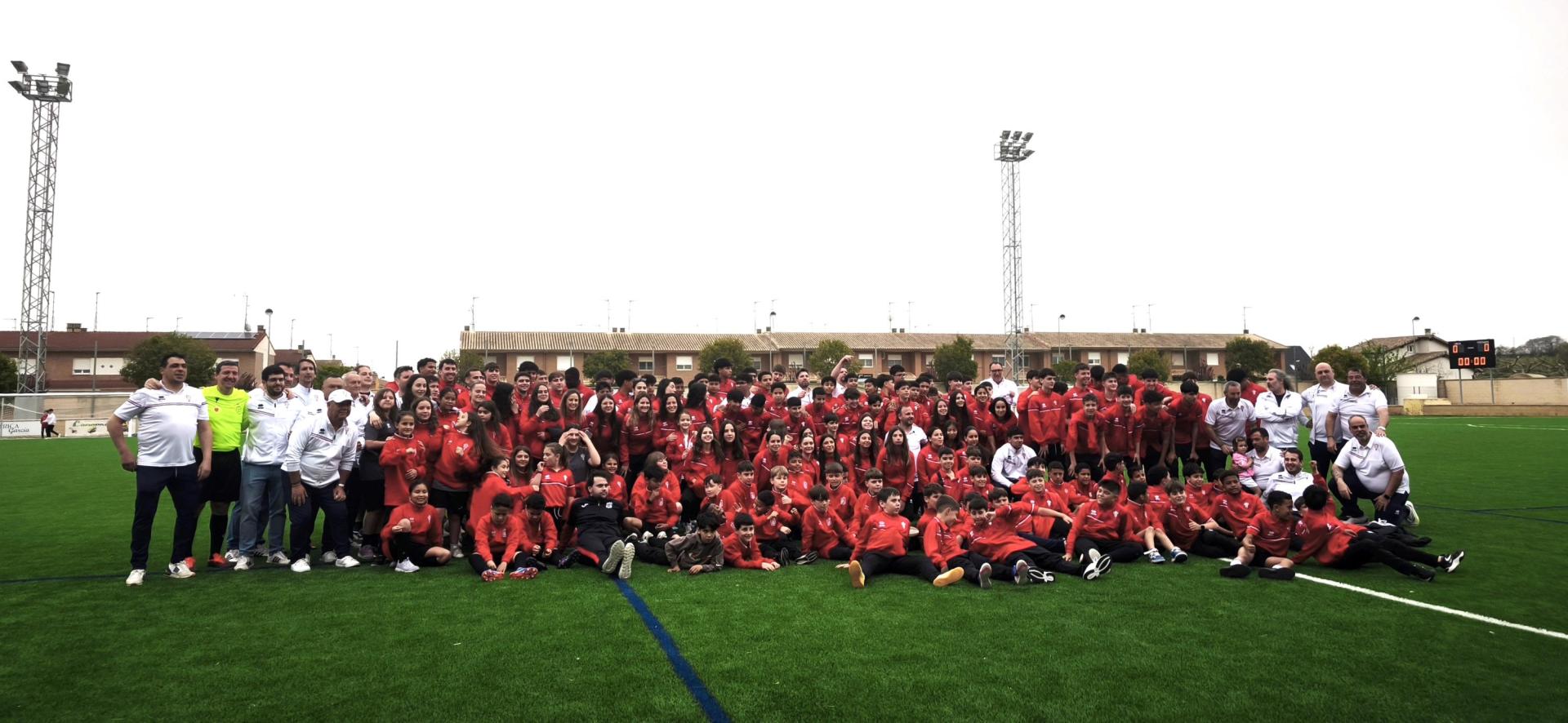 A: ANA ROSA ORDÓÑEZF: 11/04/2026P: L: CASTEJÓNT: INAUGURACIÓN DEL NUEVO CÉSPED ARTIFICIAL DEL CAMPO DE FÚTBOL MUNICIPAL FERNANDO BARRENA 'KIKO' DE CASTEJÓN