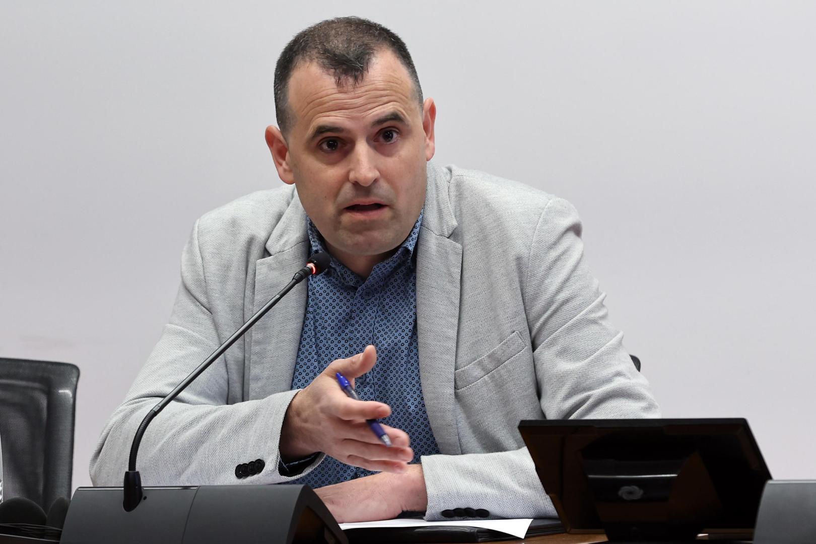 Rubén Goñi, exgerente del Instituto Navarro de Deporte y Juventud, en el Parlamento de Navarra