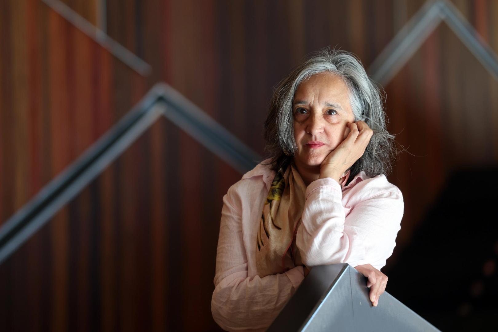 Alia Syed nació en Gales, creció en Escocia, vive en Inglaterra y tiene familia en la India, Pakistán, Estados Unidos y Canadá. “No creo que sea de un solo lugar”, dice