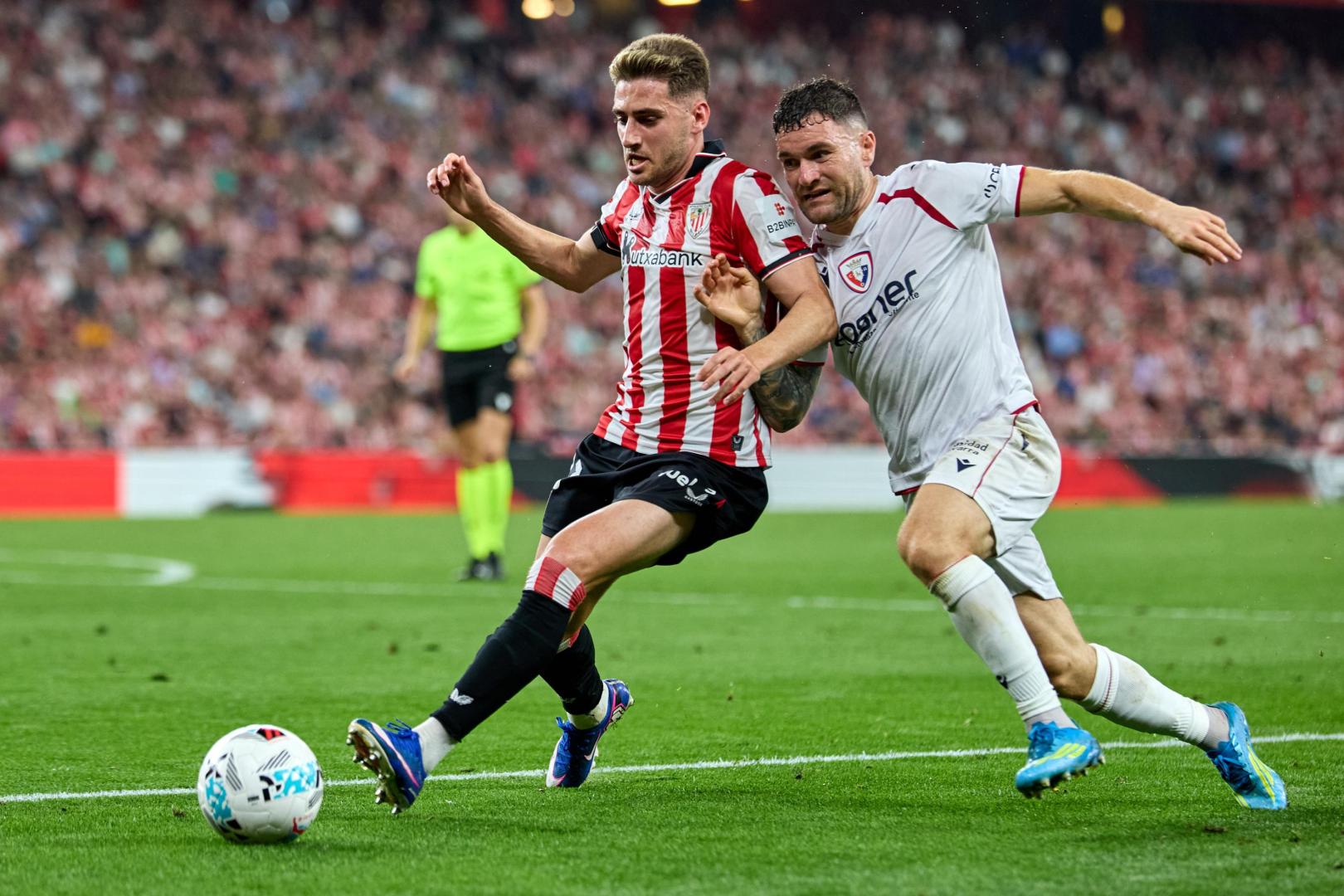 A: J.P. Urdíroz F: 21-04-2026 P: L: Bilbao. Estadio de San Mamés. T: Fútbol. Liga EA Sports. Partido Athletic de Bilbao-Osasuna.