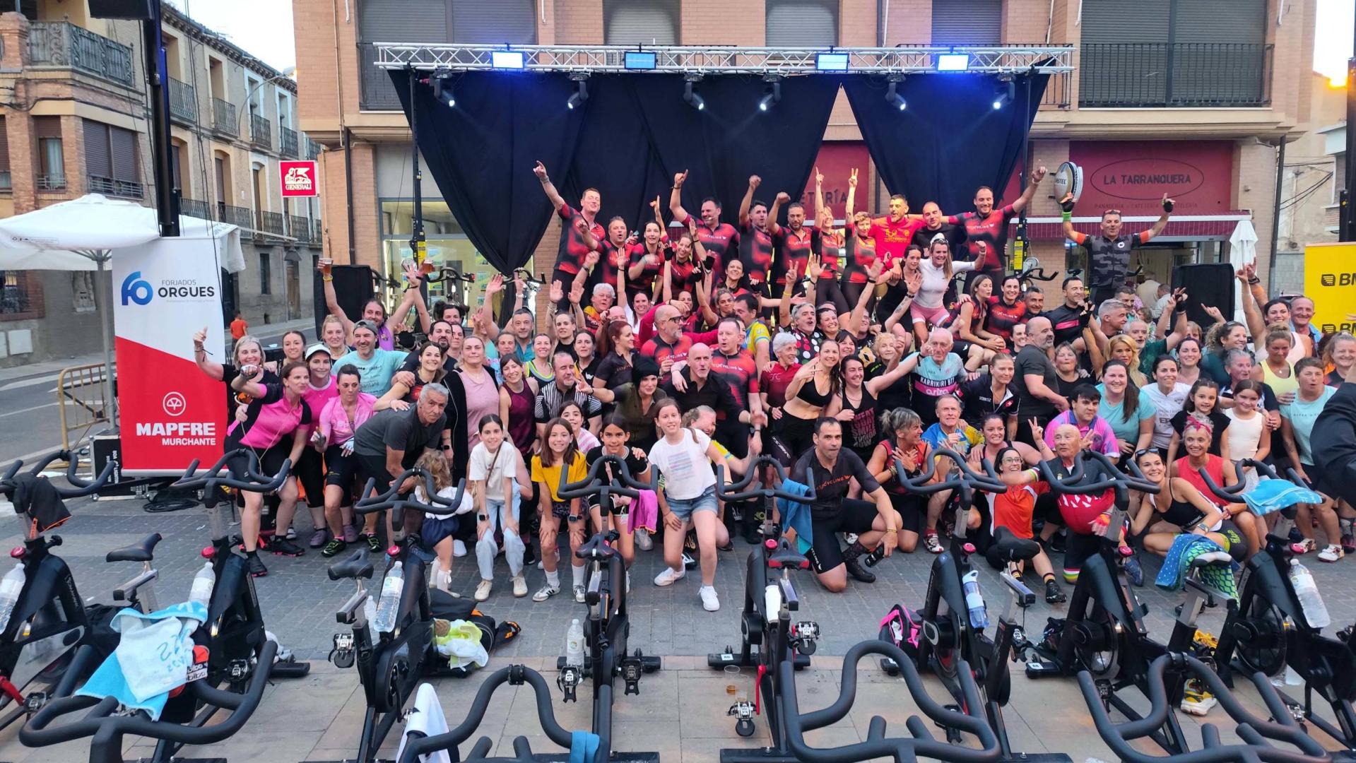 Los participantes en el IV Maratón Ciclo Indoor Villa de Murchante posaron juntos durante la jornada