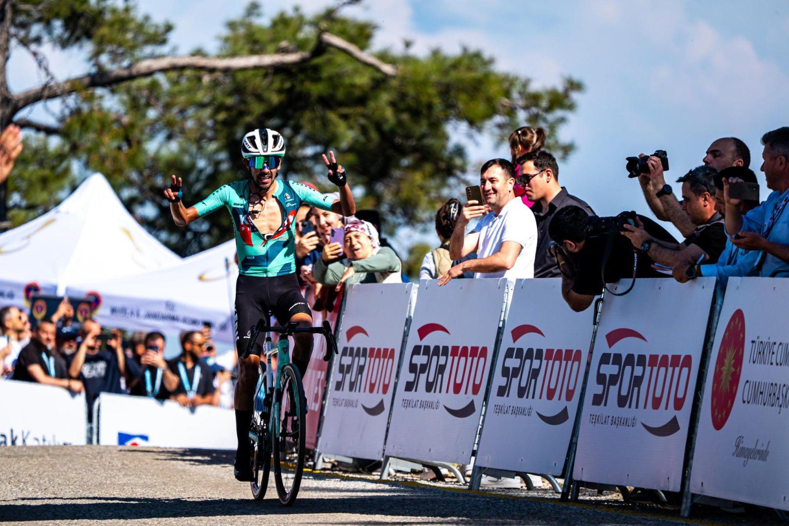 Iván Ramiro Sosa celebra su victoria en Turquía.