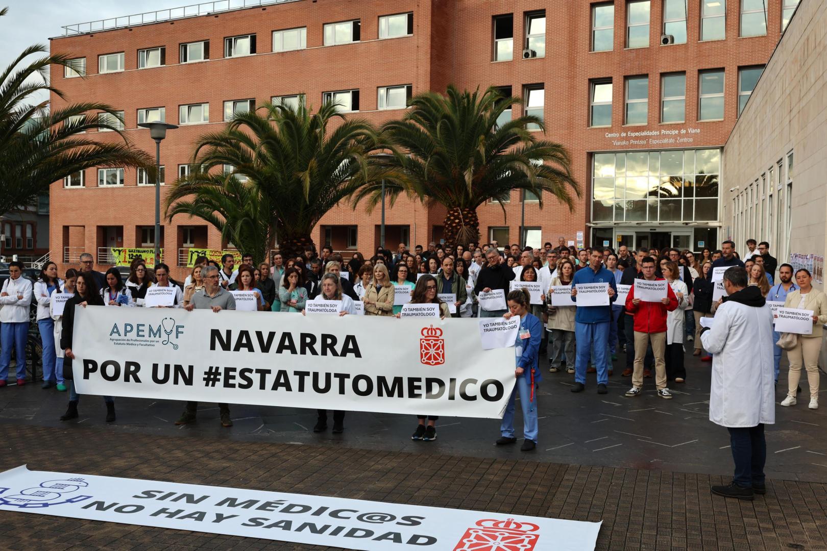 Concentración en el Centro de Especialidades Príncipe de Viana