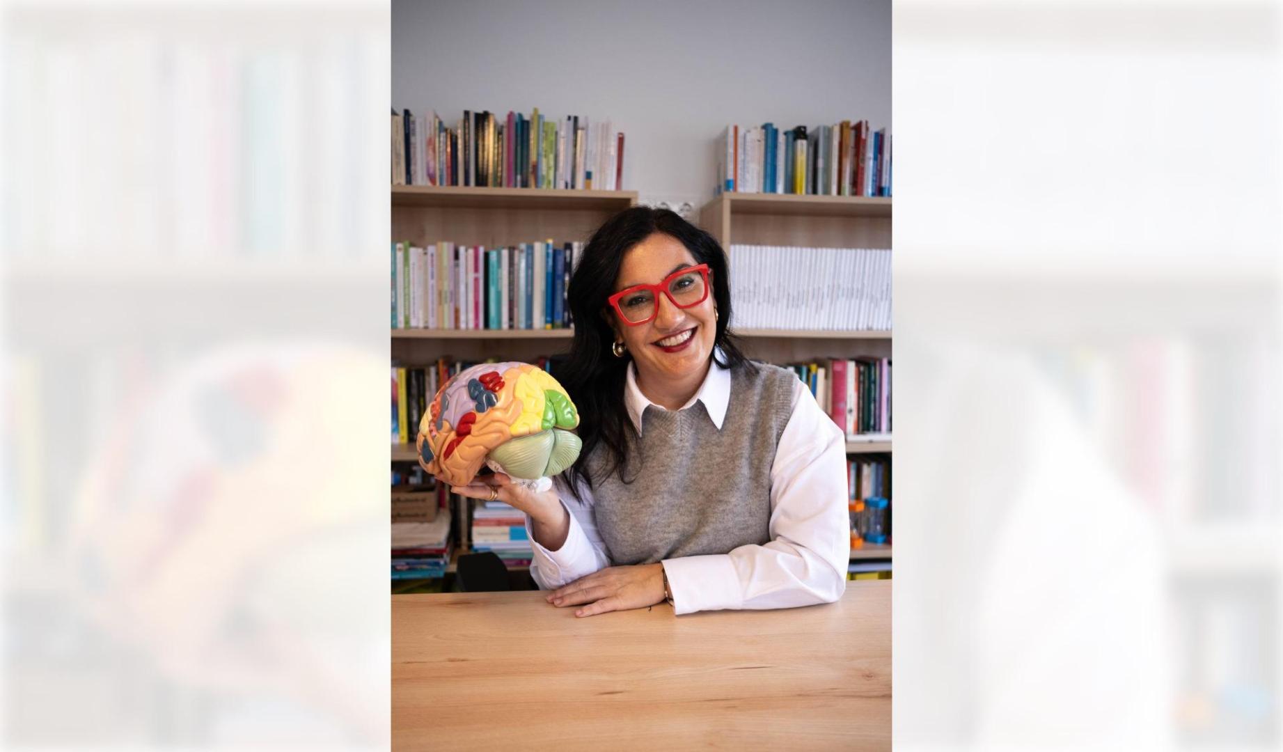 La doctora en neurociencia Ana Asensio (Murcia, 1978) presentará su último libro el miércoles 13 de mayo en Diario de Navarra.