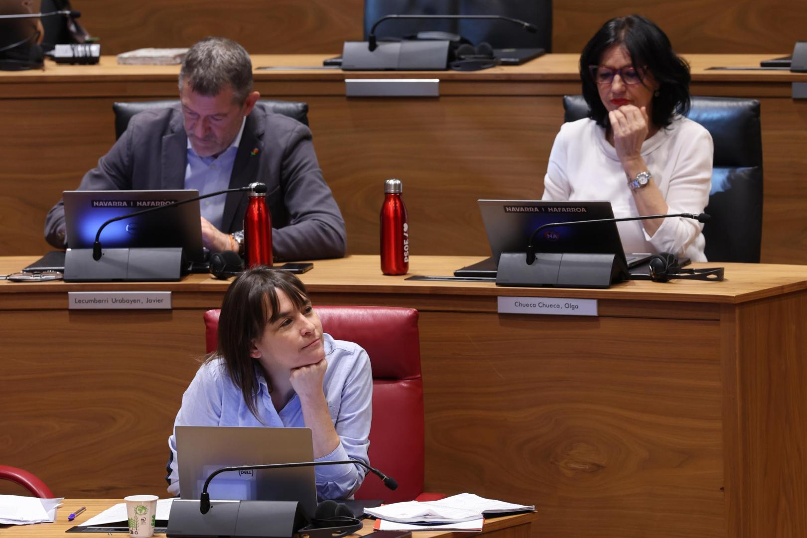 La consejera de Vivienda, Begoña Alfaro, en el pleno del Parlamento de Navarra