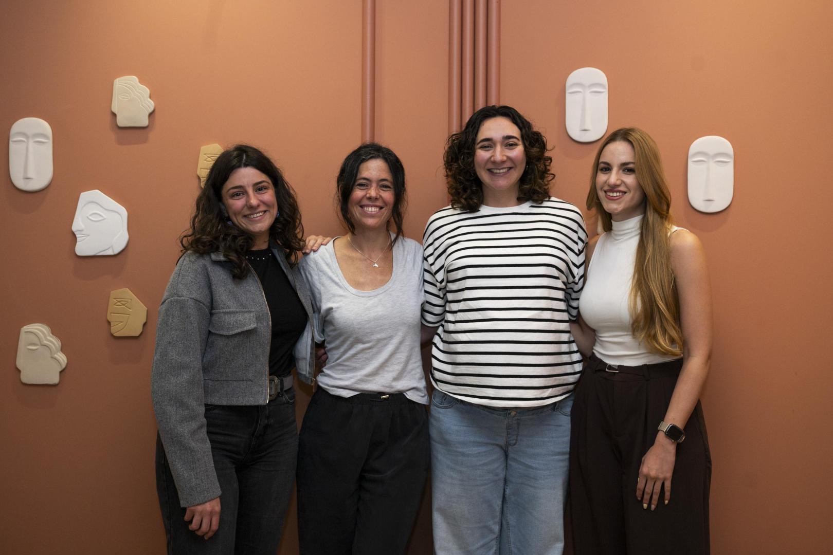 María Ayechu Sola, Idoia Aguirre Osácar, Carmen Sánchez Salvador y Lidia Ilundain Beorlegui, en la sede “de referencia” de Silene, en la avenida de Sancho el Fuerte
