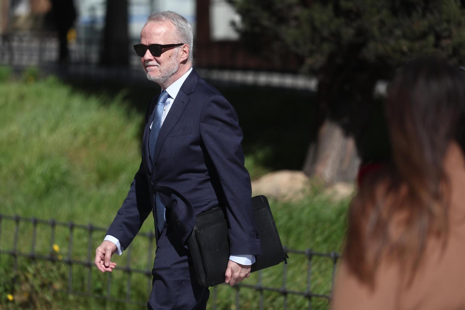 El exministro Antonio Camacho, abogado de Begoña Gómez