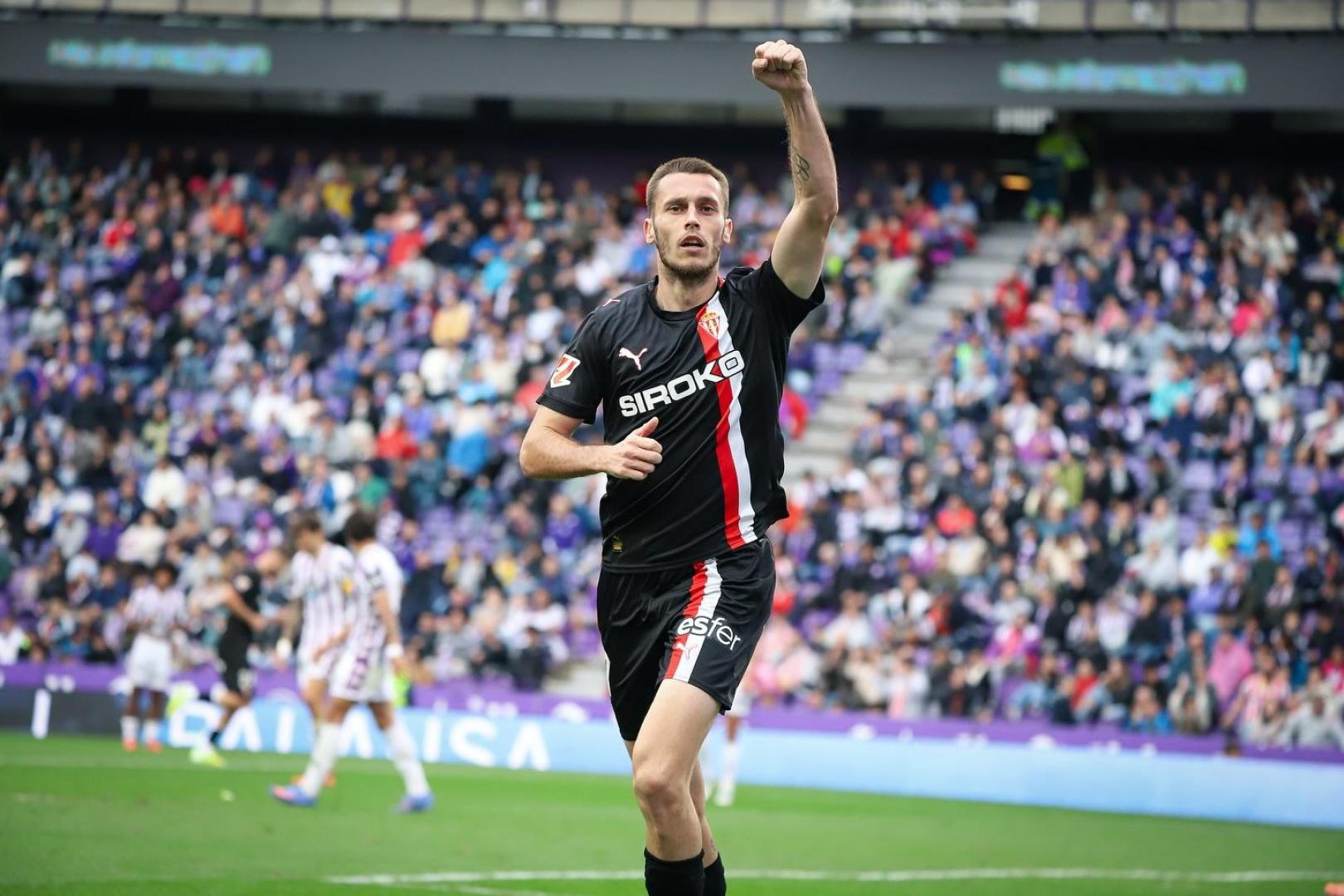 Dubasin celebra su gol ante el Real Valladolid