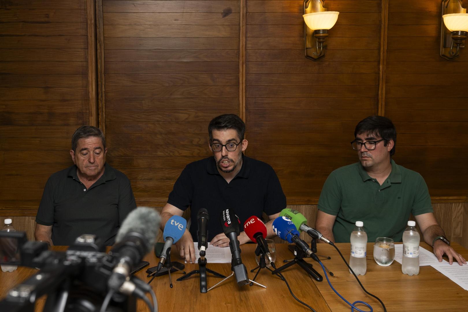 *A: Irati Aizpurua San Román *F: 29-07-26 *T: FÚTBOL SALA. Anuncio sobre el futuro institucional del C.D. Xota. *L: Restaurante Urdax, C/ Monasterio de Urdax 45, Pamplona.