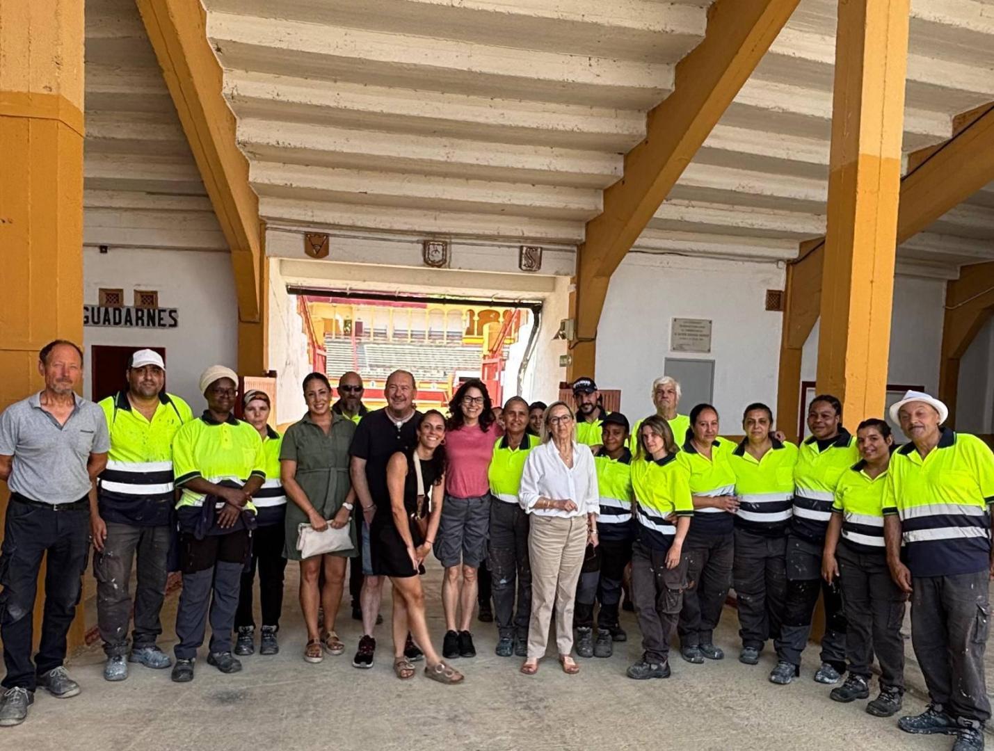 Participantes en el programa de Empleo Social de Tudela, junto a los responsables de la iniciativa