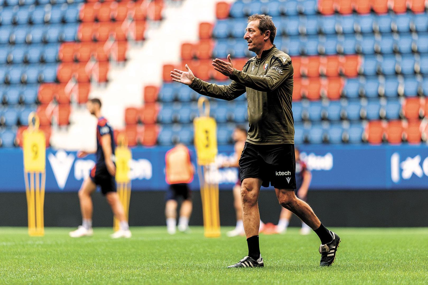 Ramis, en la víspera de su estreno al frente de Osasuna