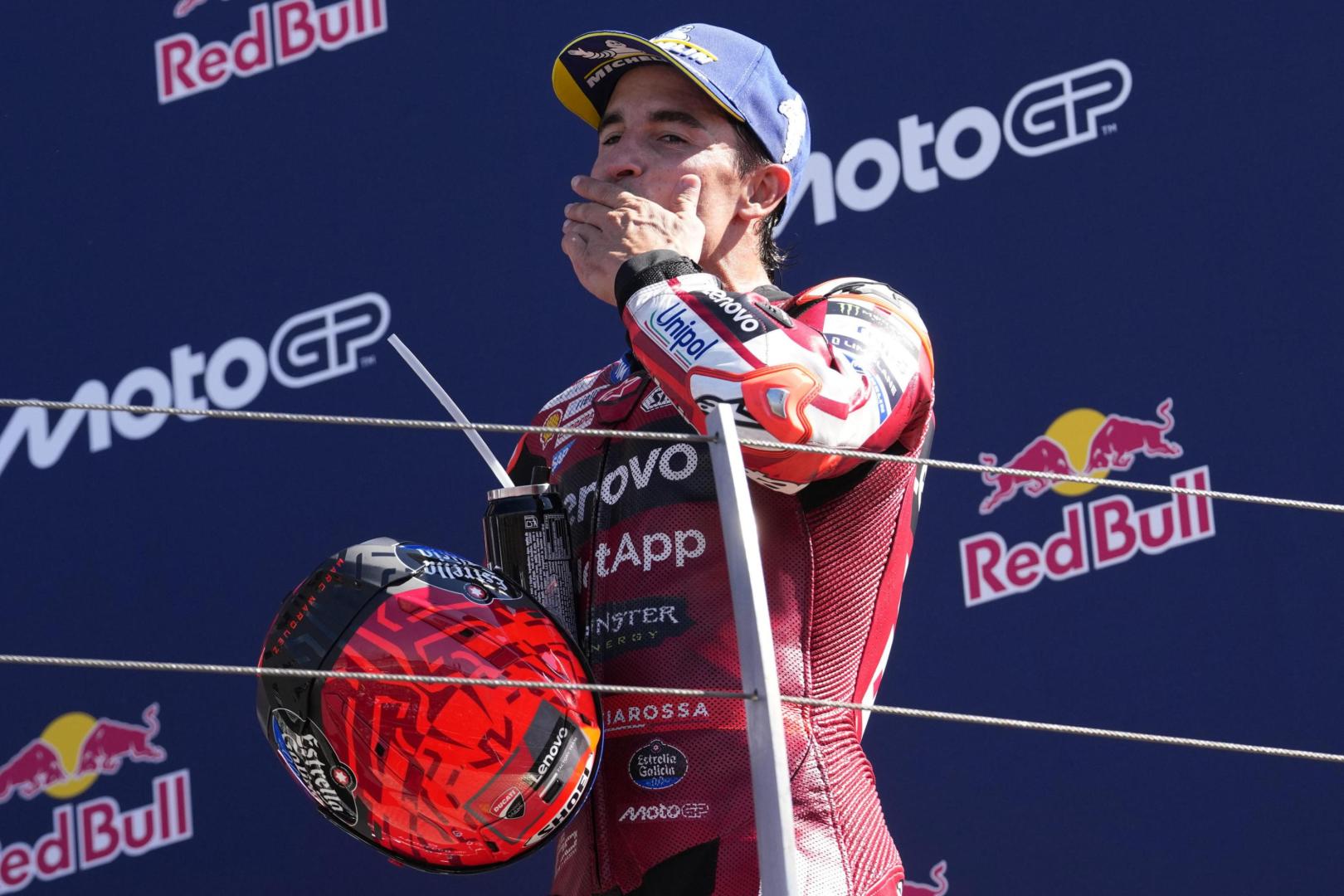 Marc Márquez celebra su victoria en el circuito Marco Simoncelli en Misano Adriatico
