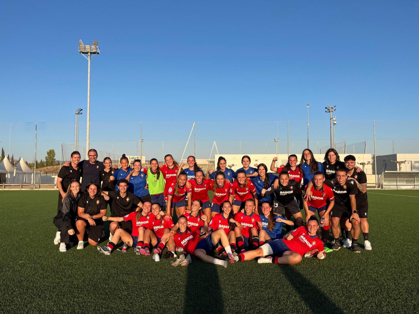 Osasuna Femenino B celebra el triunfo ante el Madrid CFF B