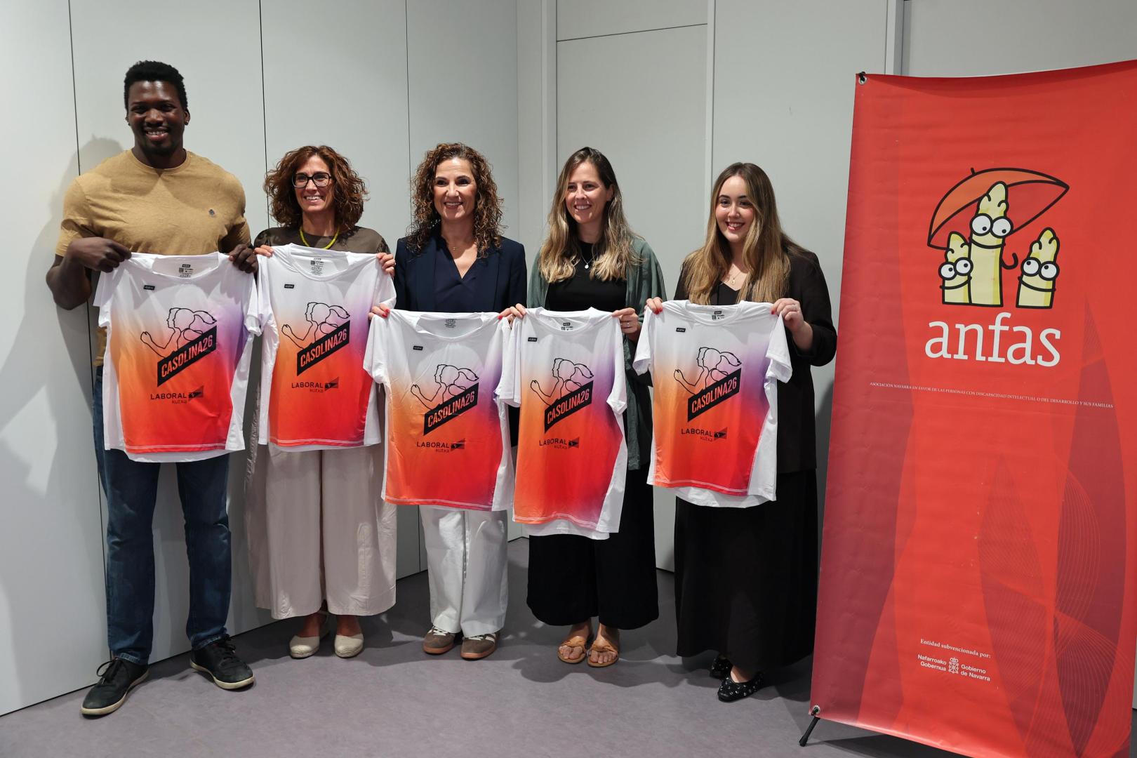 Demba Diarra, Maitane Bueno, Usue Zulet, Sandra Muñoz y Claudia Goicoechea