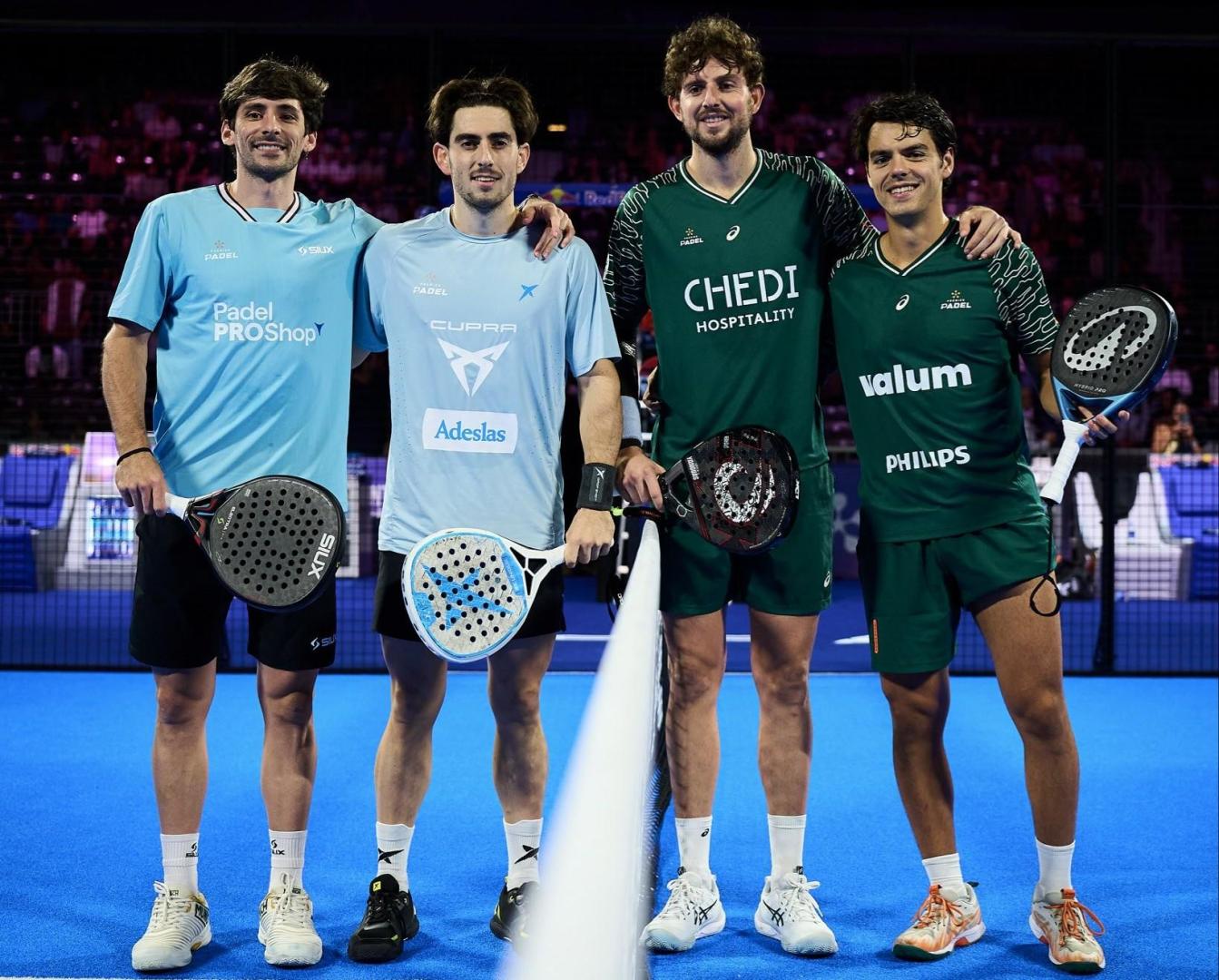 Franco Stupaczuk, el navarro Jon Sanz, MIguel Yanguas y Coki Nieto, antes de jugar la semifinal de este sábado 3 en el Rotterdam P2 del Premier Padel