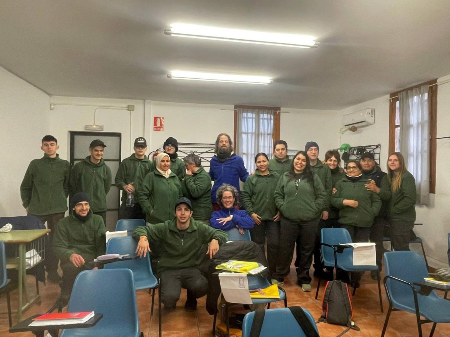 Imagen de los participantes en el Taller de Empleo de Jardinería de Tudela, junto a sus monitores