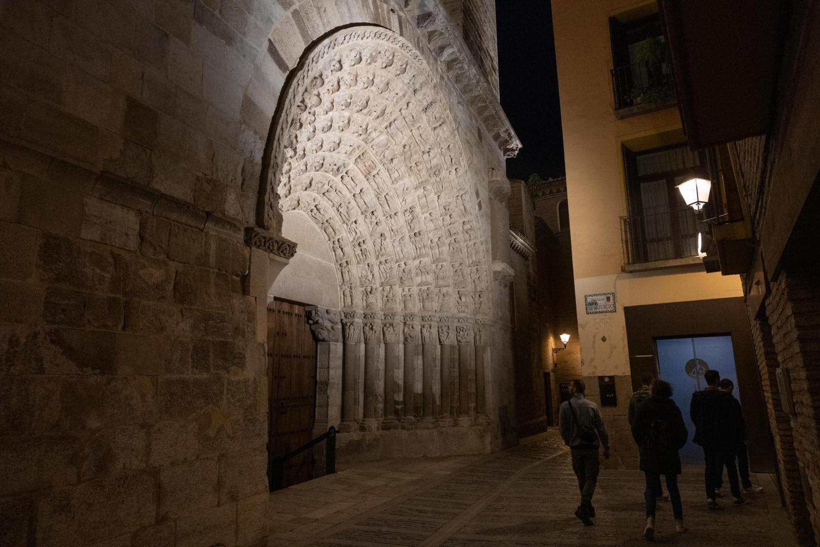 La Puerta del Juicio de la Catedral de Tudela, con la nueva iluminación