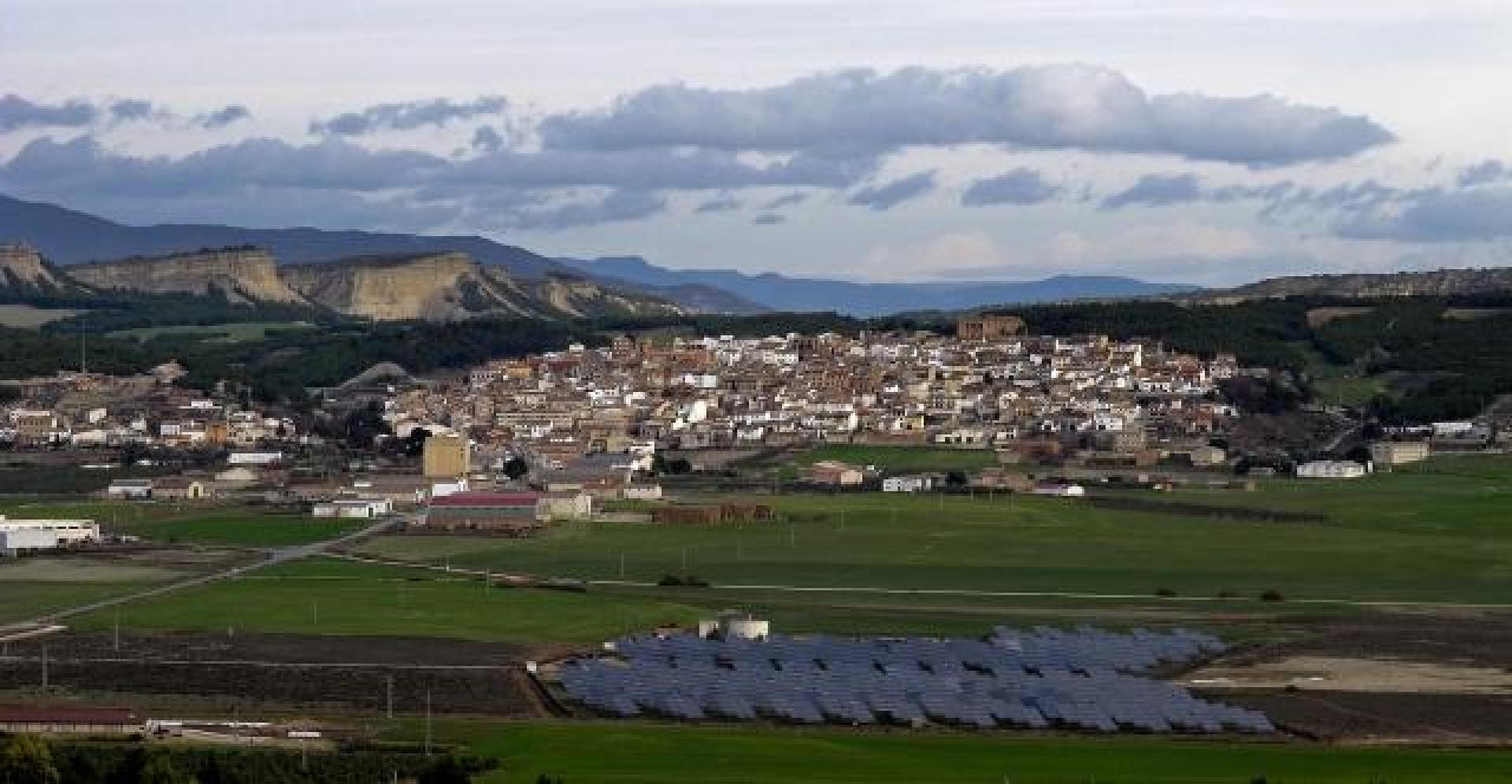 Vista general del término municipal de Sesma, con campos de cultivos en primer término. MONTXO A.G.