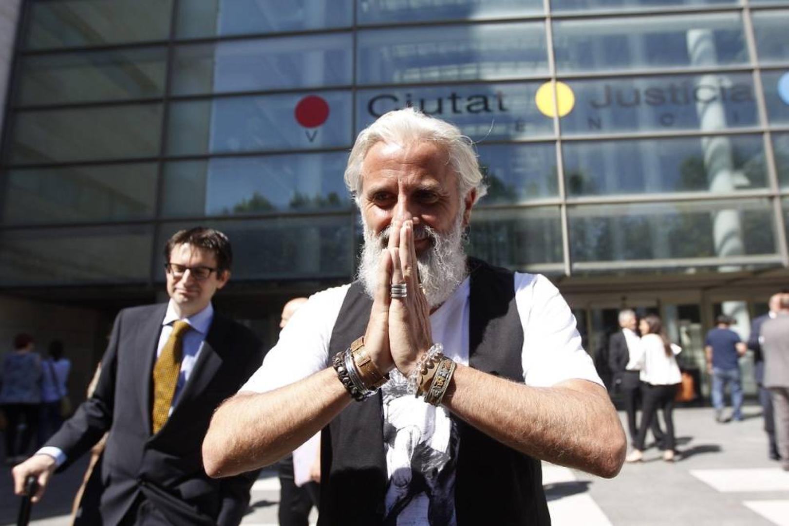 "Me he llevado de todo, era un yonqui del dinero"