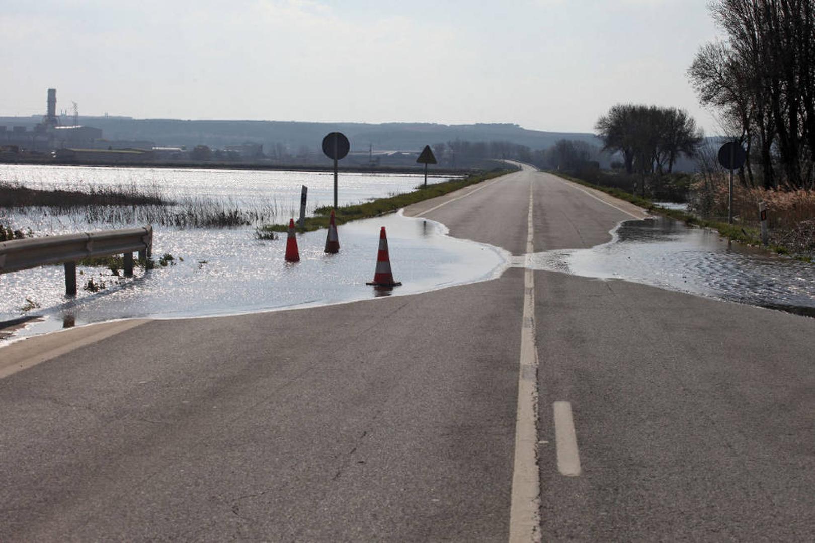 La N-113 en Castejón se vuelve a cerrar sin que el Ebro llegue a desbordarse