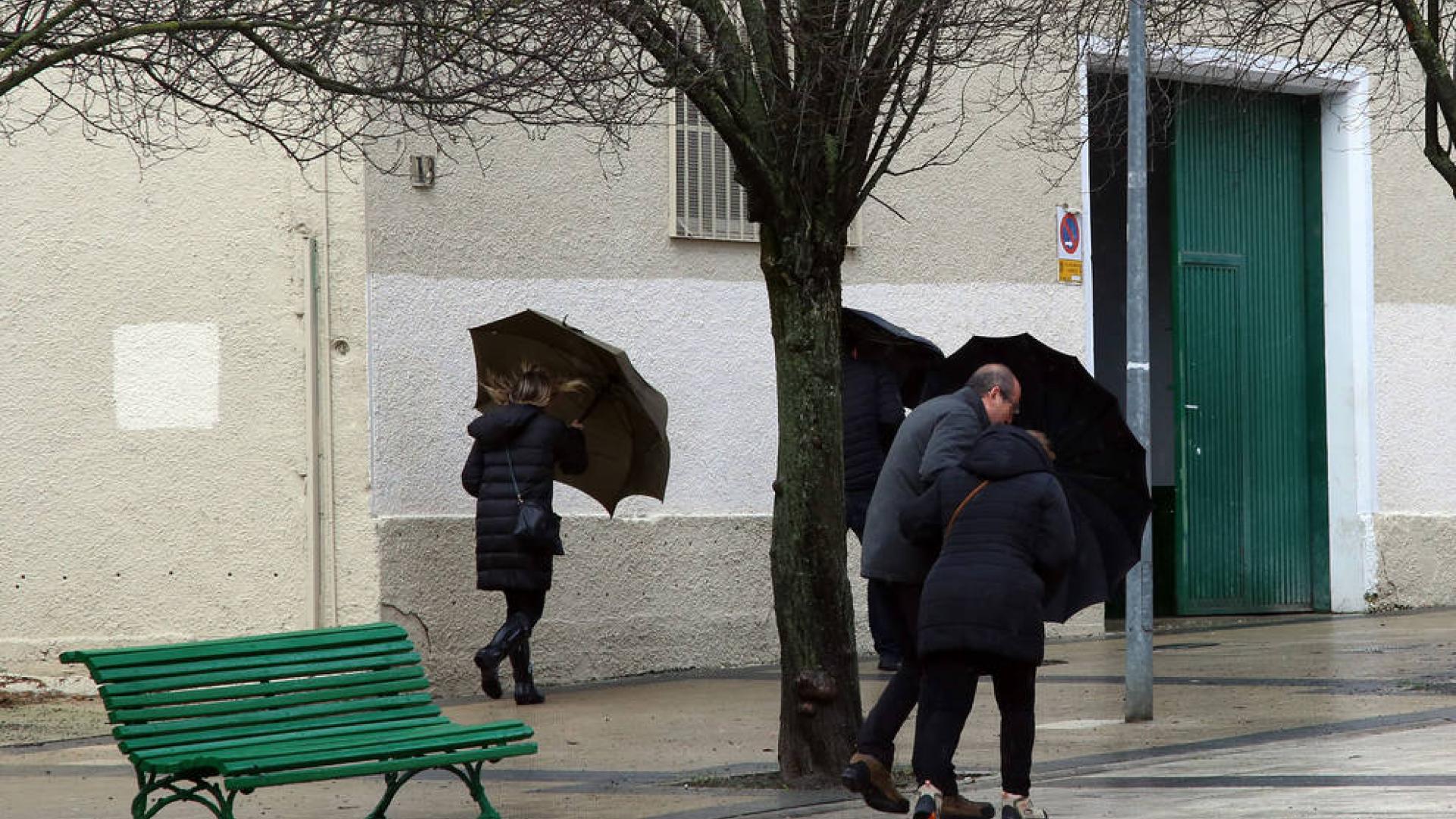Navarra, en alerta por fuerte viento y nieve este domingo