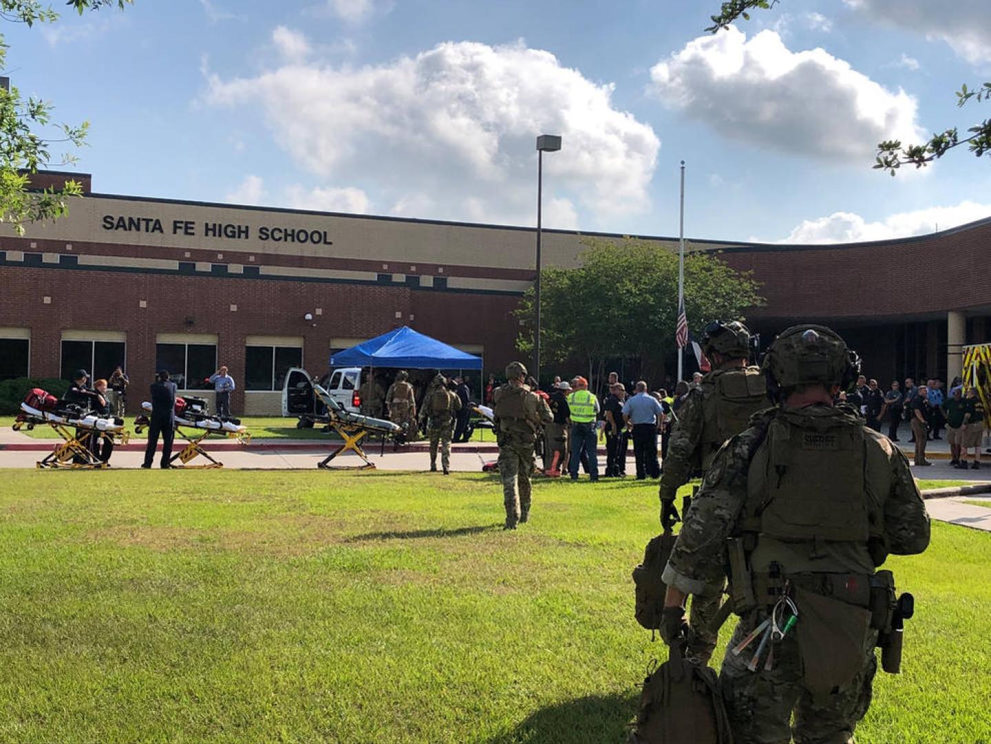 Ocho muertos y varios heridos en el tiroteo en un instituto de Texas