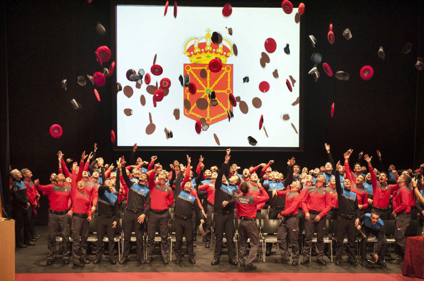 Navarra cuenta con 81 nuevos policías: 43 forales y 38 locales
