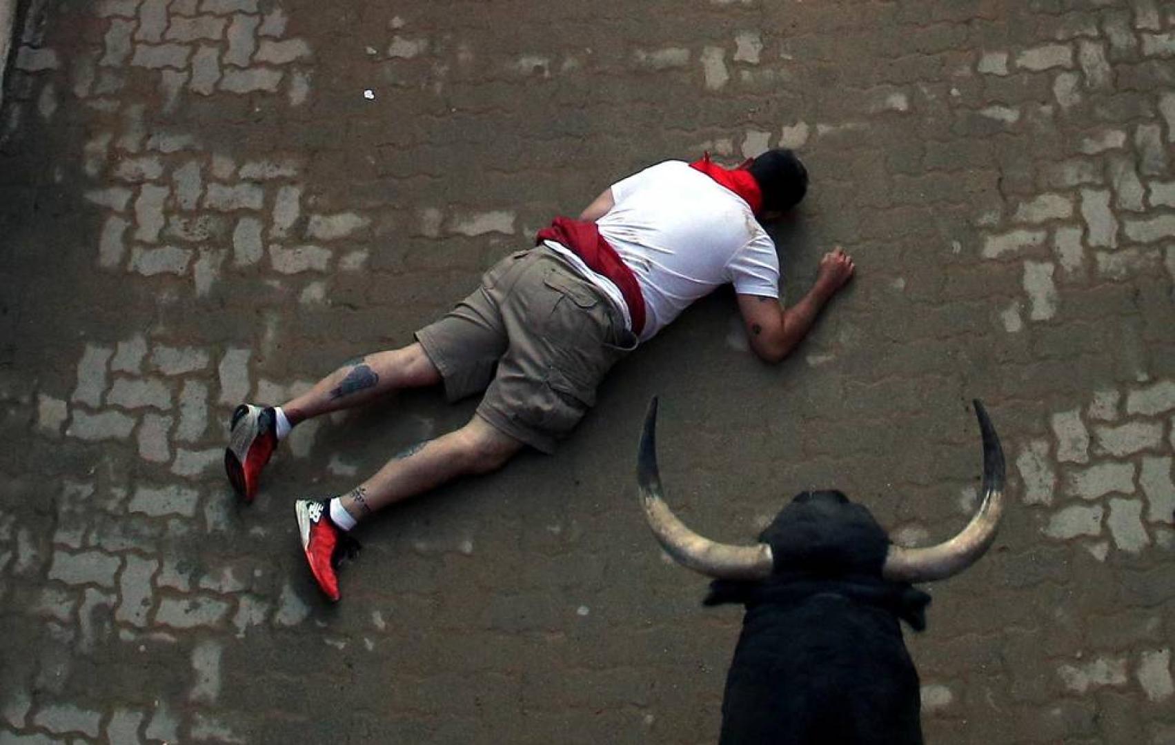 Imágenes del cuarto encierro de los sanfermines 2019 protagonizado por toros de Jandilla.