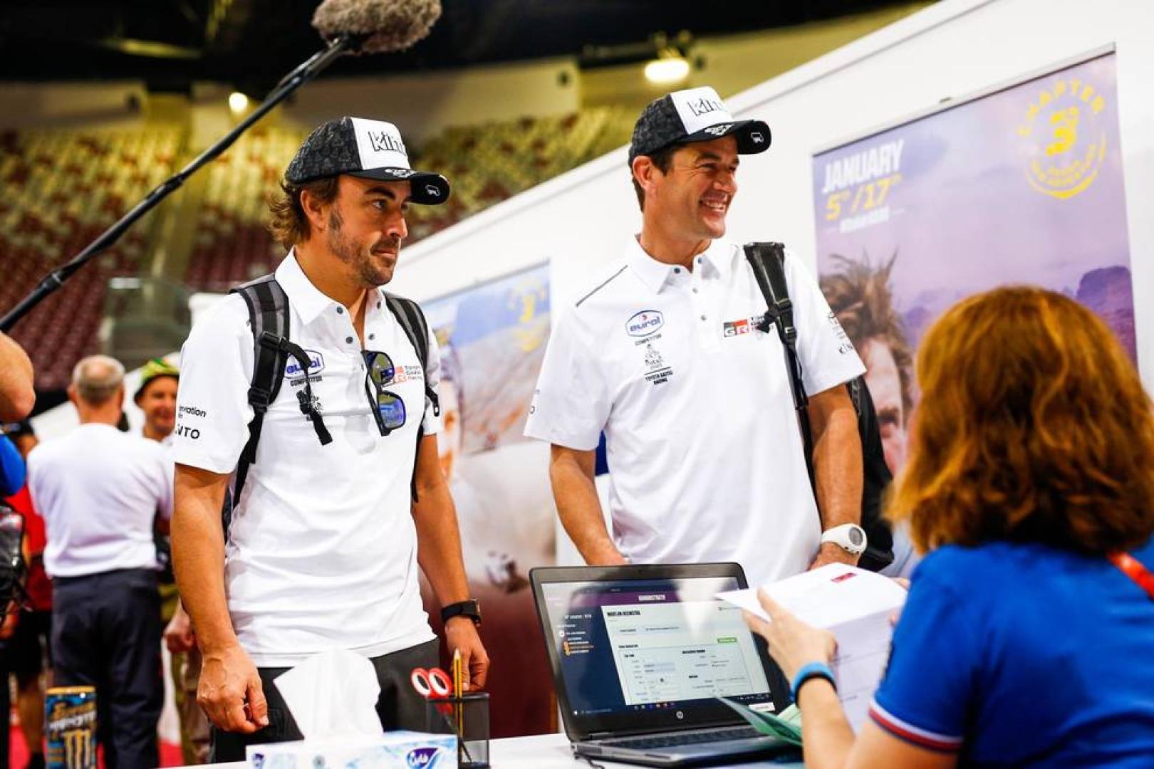 El primer Dakar en Arabia arranca con la expectación centrada en Fernando Alonso
