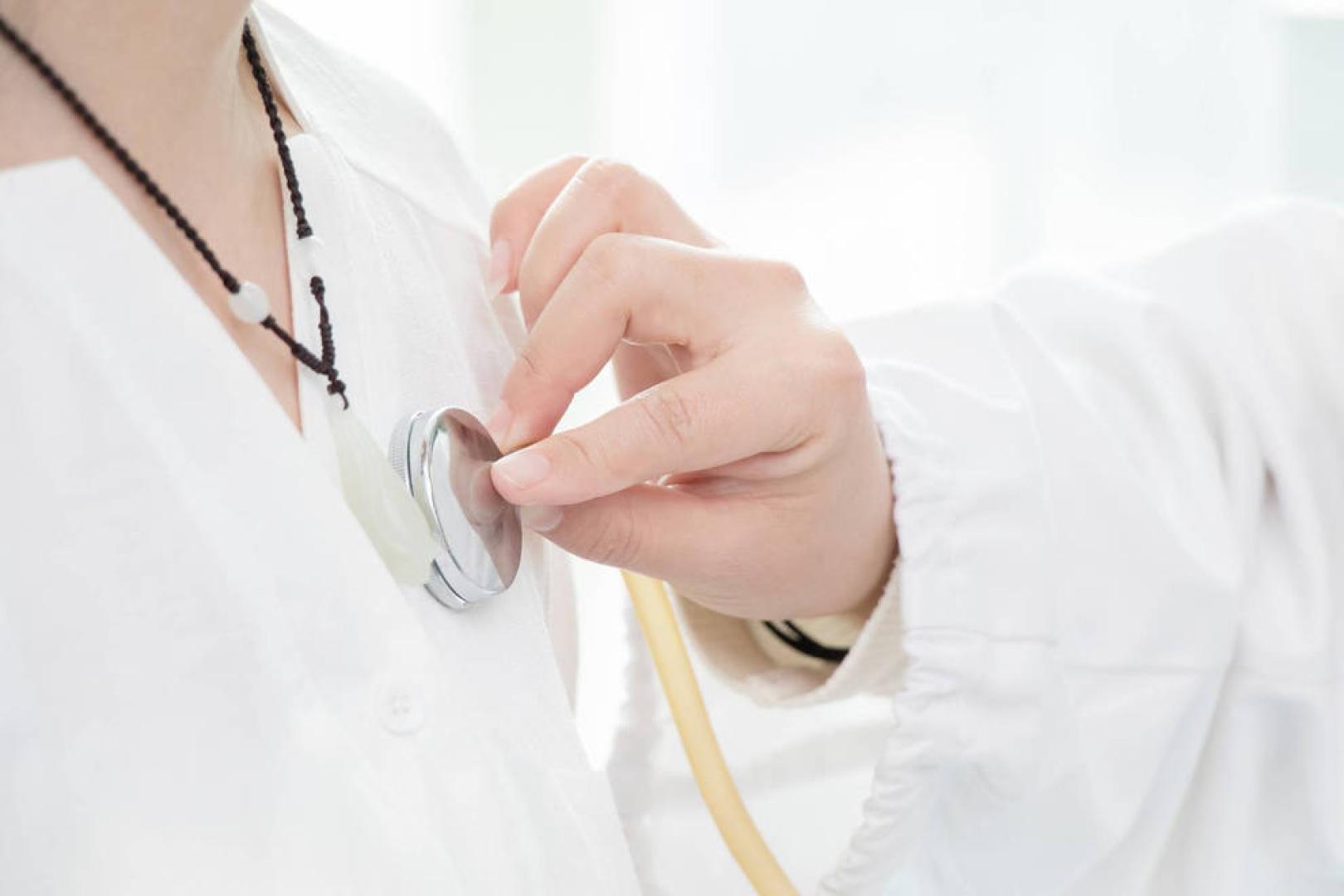 54 médicos colegiados en Navarra se fueron al extranjero en 2019