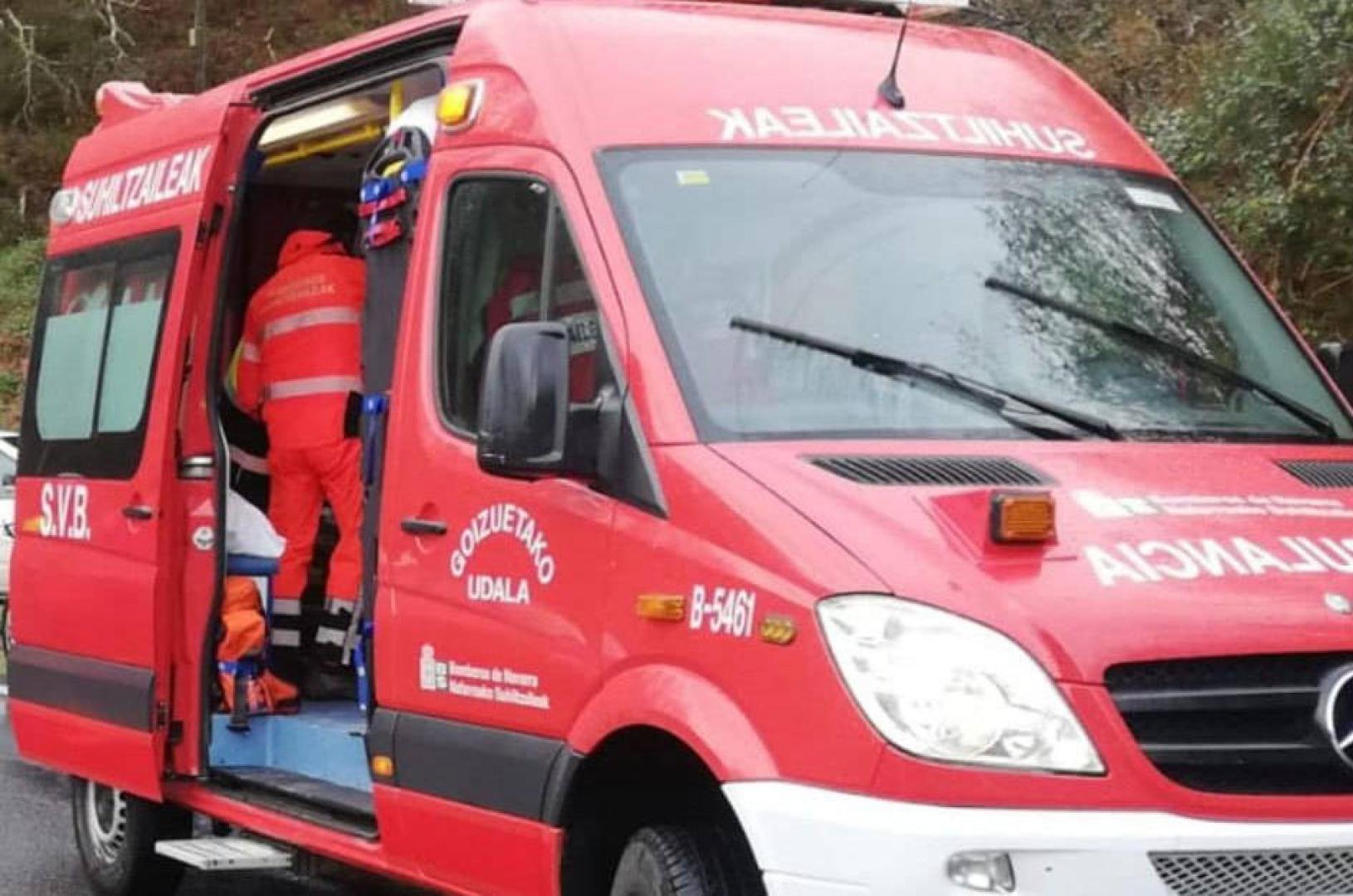 Una ambulancia de Bomberos de Goizueta.